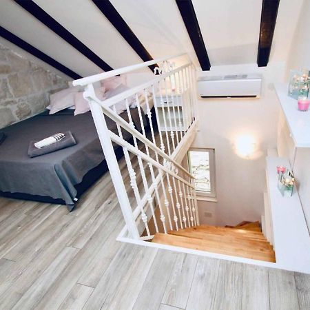 Dalmatian White Shell Apartman Kaštela Kültér fotó